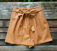 Load image into Gallery viewer, Leather short pants
